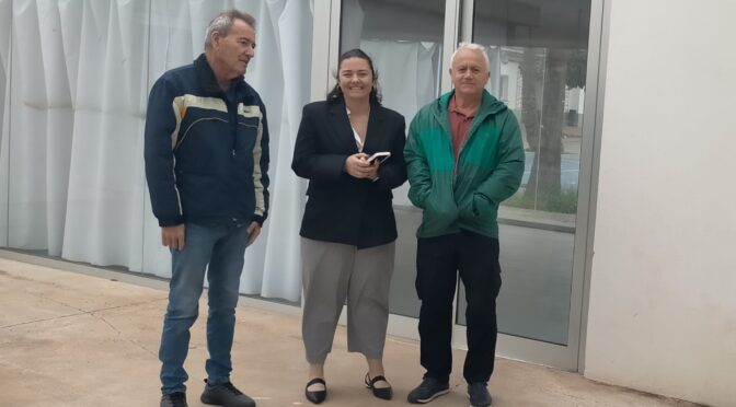 Vecinos de Casillas del Ángel y el Ayuntamiento de Puerto del Rosario abordan la polémica por el nuevo callejero local